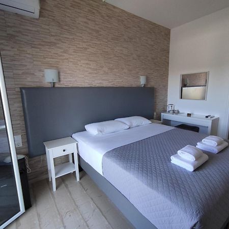 דאסיה Tina Hotel מראה חיצוני תמונה