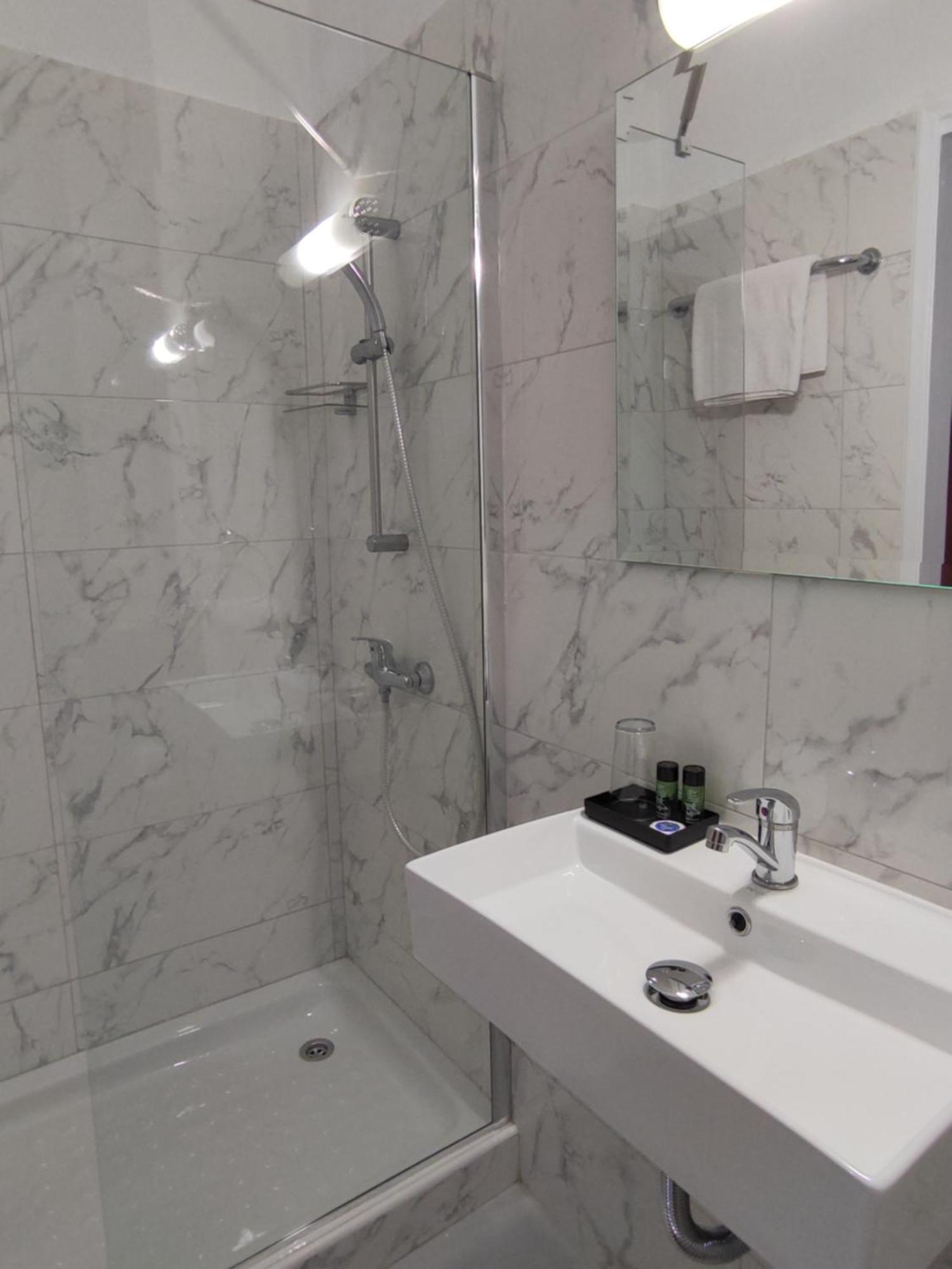 דאסיה Tina Hotel מראה חיצוני תמונה