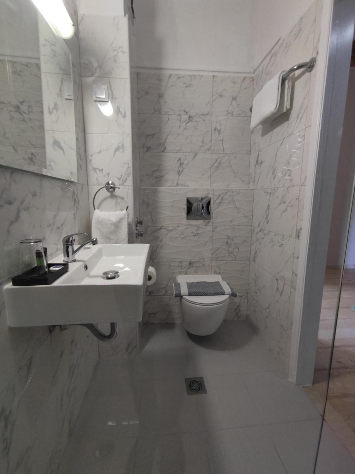 דאסיה Tina Hotel מראה חיצוני תמונה